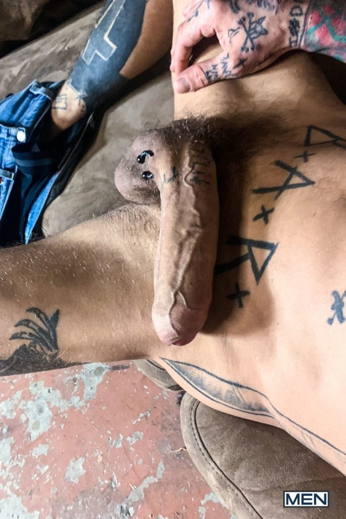 Hottie tattoo muscled hunk Bo Sinn jerks 10 inch dick shoots cum six pack abs Men 009 gay porn pics 683x1024 1 - Bo Sinn