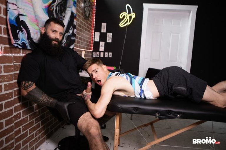 Sexy young stud Lev Ivankov hot asshole bareback fucked tattoo hunk Markus Kage Bromo 0 porno gay pics 768x512 - Markus Kage, Lev Ivankov